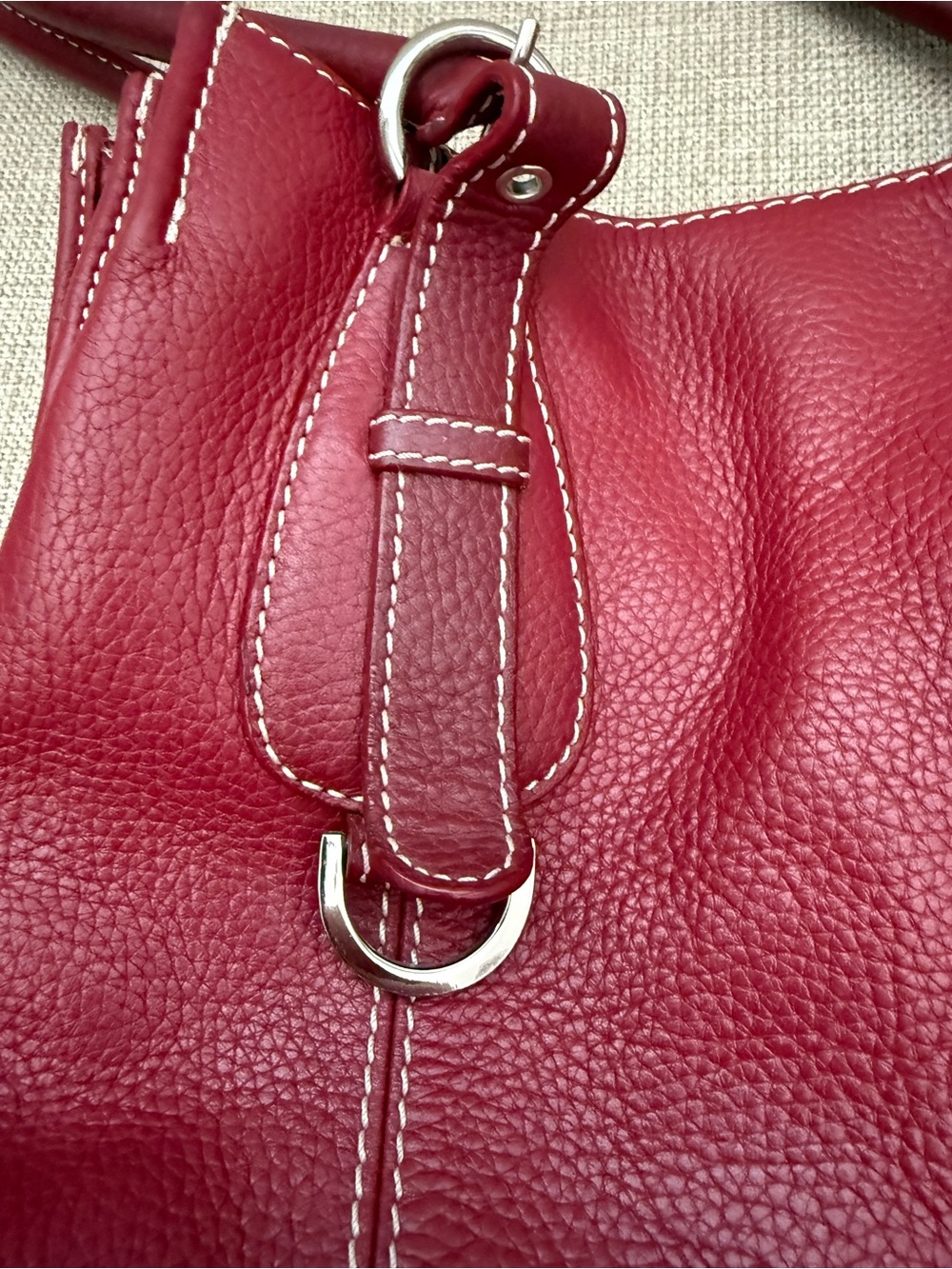 Tignanello Berry Red Pebbled Leather Shoulder Bag - Picture 3 of 6